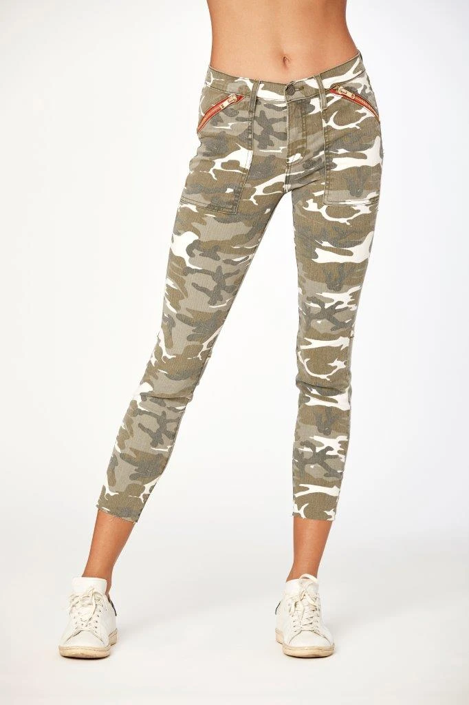 Etienne Marcel Womens Red Zipper Camo Jeans - Image 8