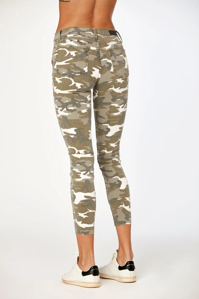 Etienne Marcel Womens Red Zipper Camo Jeans - Image 7