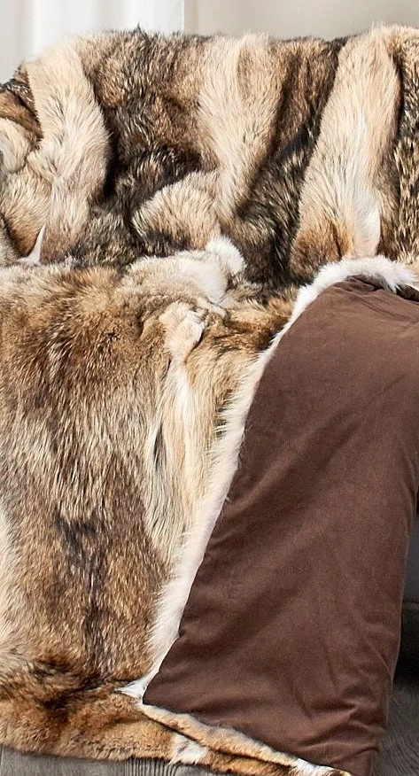 Luxury High Quality Coyote Throw Full Skins 50x 60 With Ultrasuede Backing - Image 3